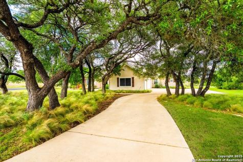100 Glen Lakes Court W Ingram TX 78025