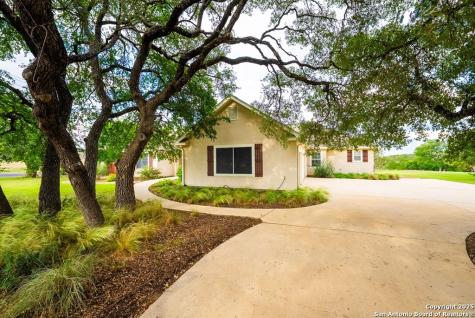 100 Glen Lakes Court W Ingram TX 78025