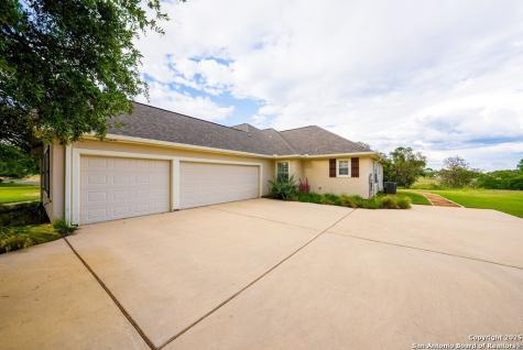 100 Glen Lakes Court W Ingram TX 78025
