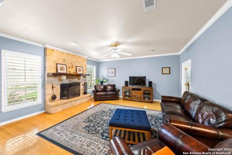 100 Glen Lakes Court W Ingram TX 78025