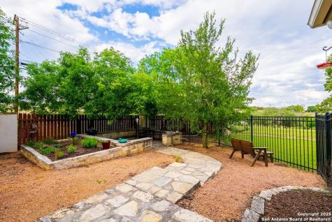 100 Glen Lakes Court W Ingram TX 78025