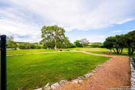 100 Glen Lakes Court W Ingram TX 78025