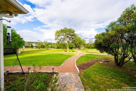 100 Glen Lakes Court W Ingram TX 78025