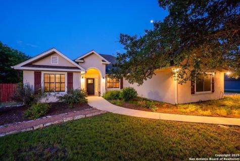 100 Glen Lakes Court W Ingram TX 78025