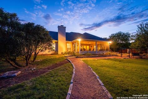 100 Glen Lakes Court W Ingram TX 78025