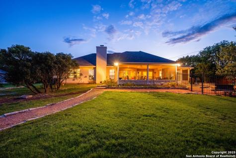 100 Glen Lakes Court W Ingram TX 78025
