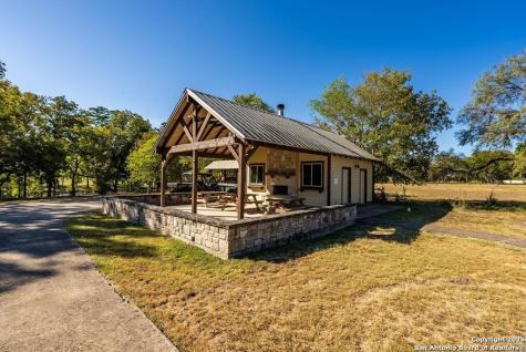 100 Glen Lakes Court W Ingram TX 78025