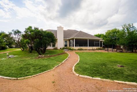 100 Glen Lakes Court W Ingram TX 78025