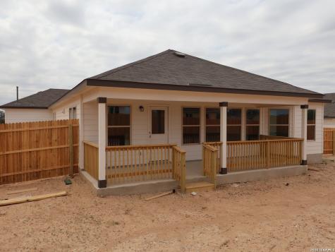 17446 Buffalo Grass Lane Elmendorf TX 78112