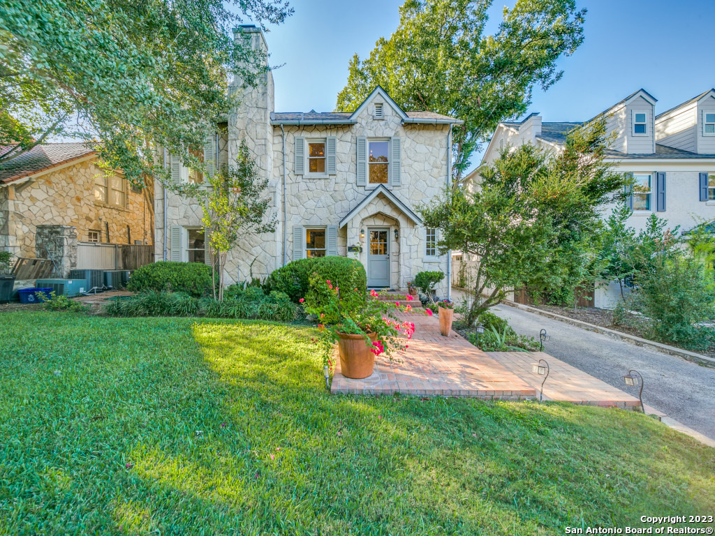 110 Parklane Drive Olmos Park TX 78212