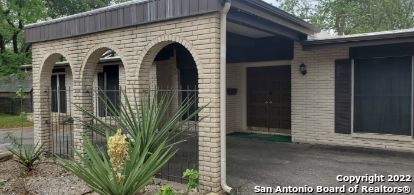 1107 28th Street Hondo TX 78861