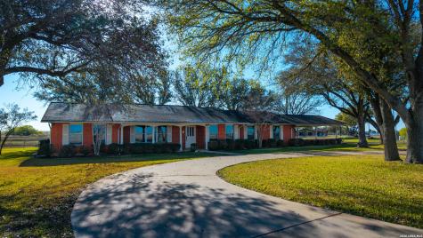 25 Labus Lane Floresville TX 78114