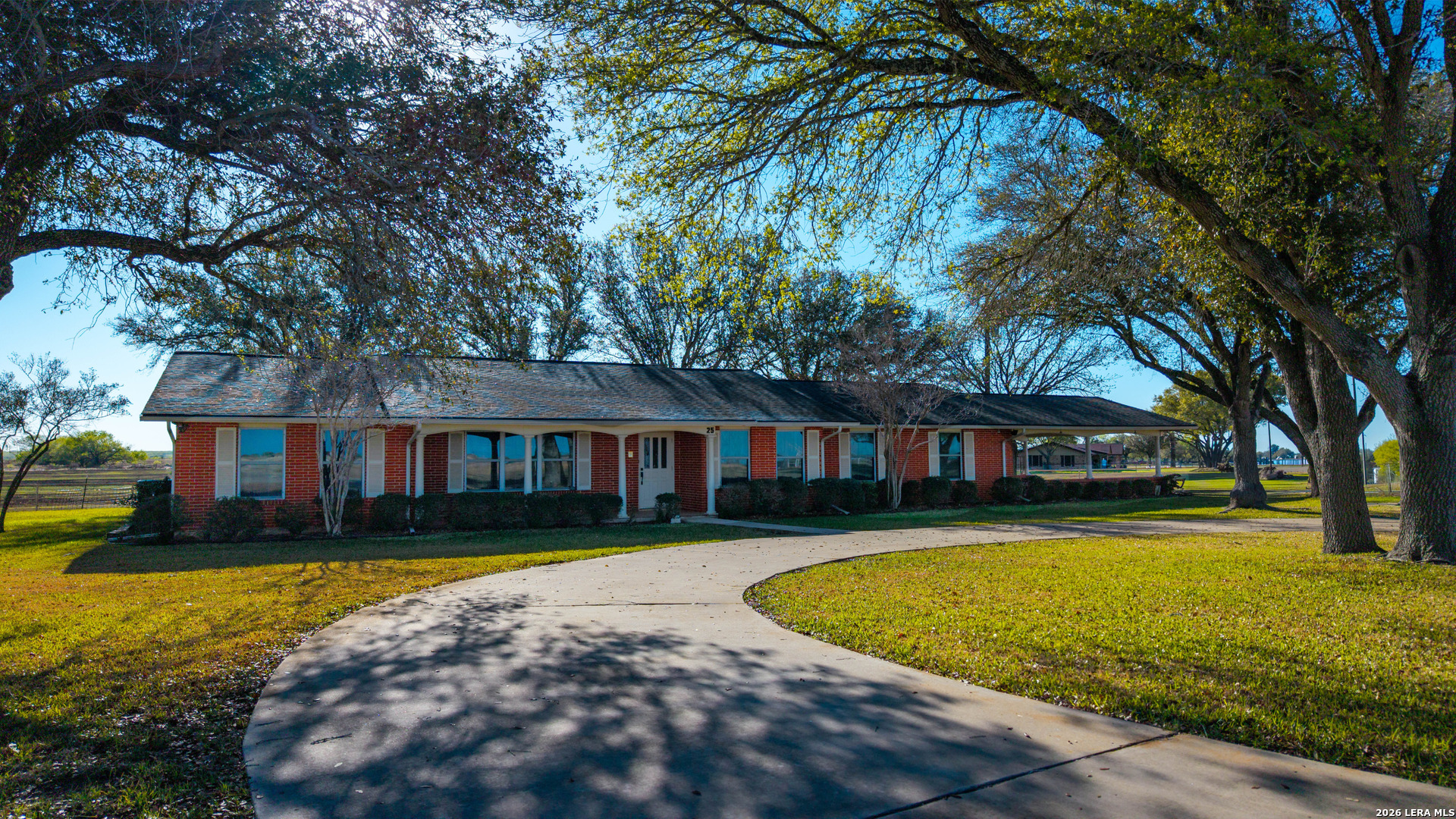 25 Labus Lane Floresville TX 78114