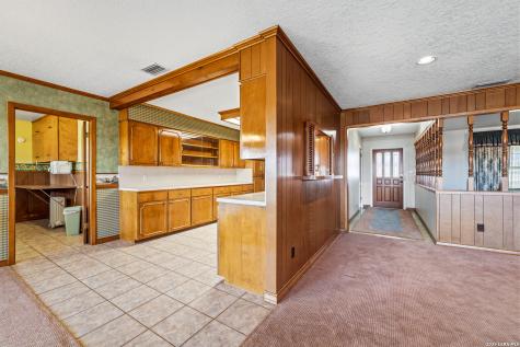 25 Labus Lane Floresville TX 78114