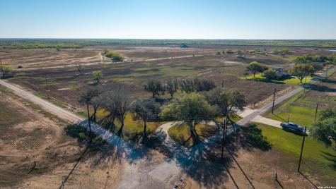 25 Labus Lane Floresville TX 78114