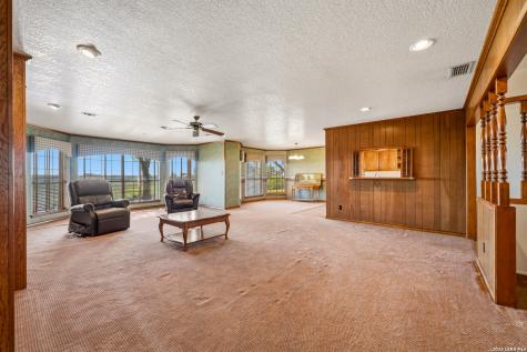 25 Labus Lane Floresville TX 78114