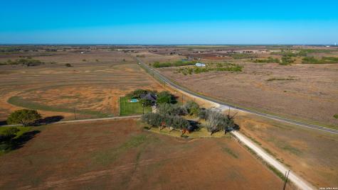 25 Labus Lane Floresville TX 78114