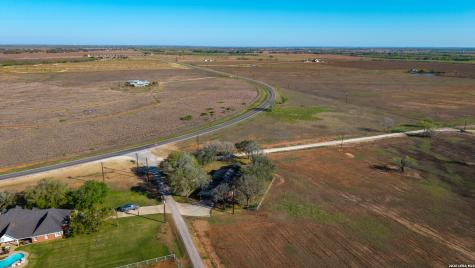 25 Labus Lane Floresville TX 78114