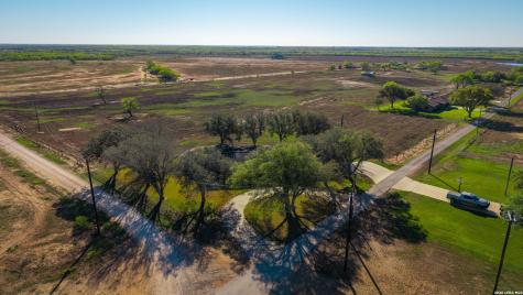25 Labus Lane Floresville TX 78114