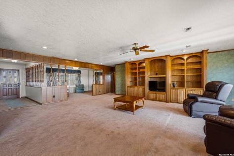 25 Labus Lane Floresville TX 78114