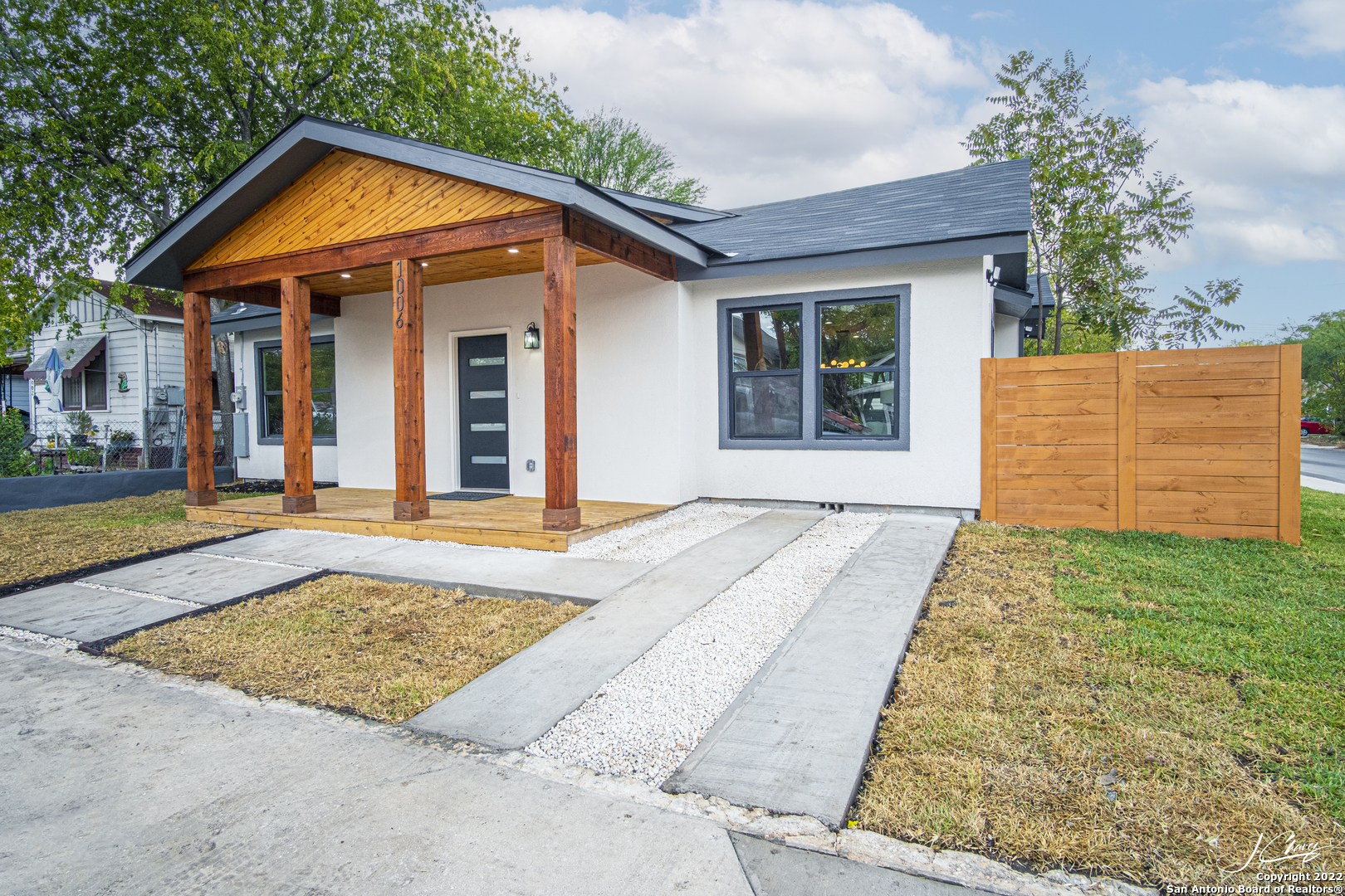 1006 S Pine Street San Antonio TX 78210