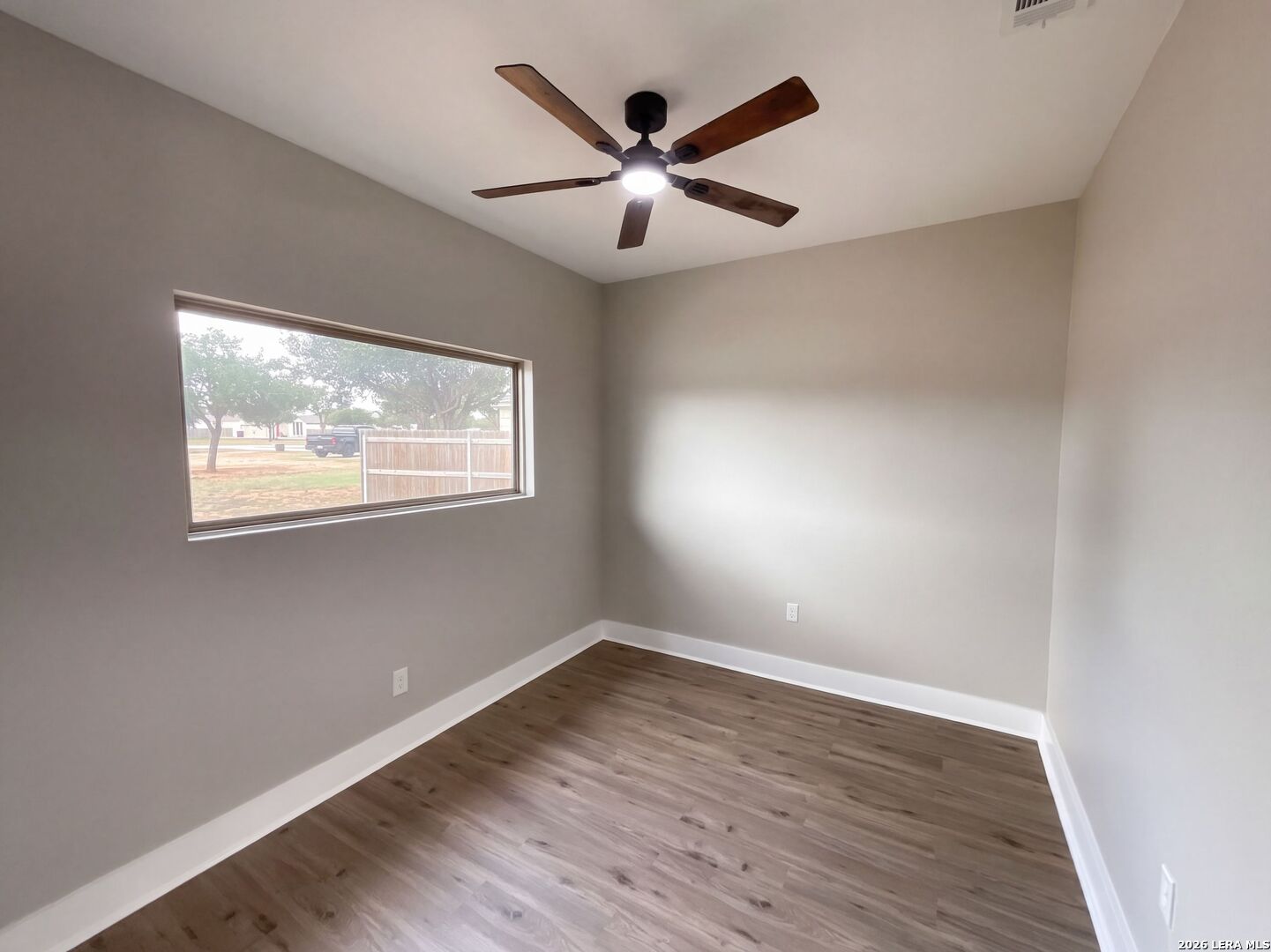 185 E Medium Meadow Drive Lytle TX 78052