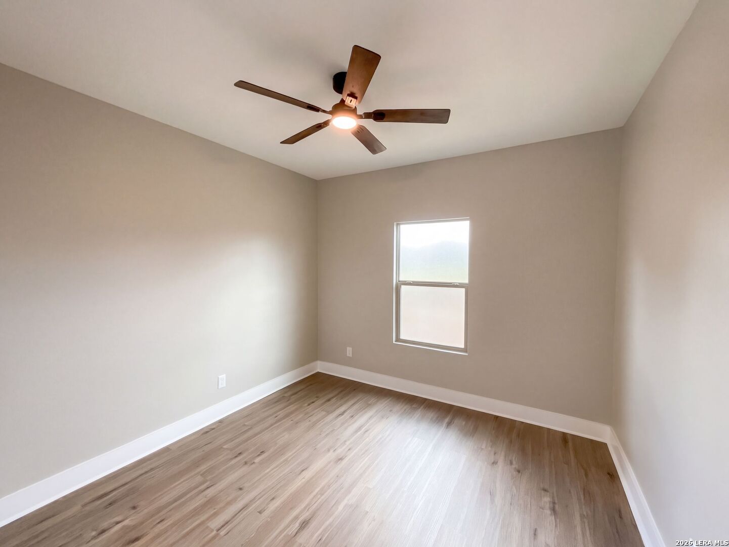 185 E Medium Meadow Drive Lytle TX 78052