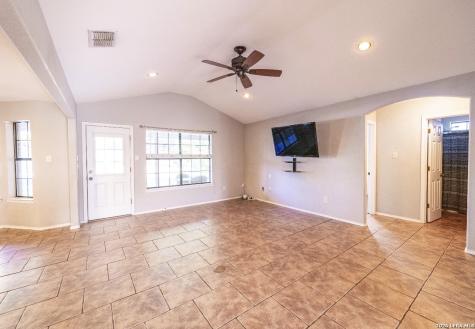 306 Yorktown Pleasanton TX 78064
