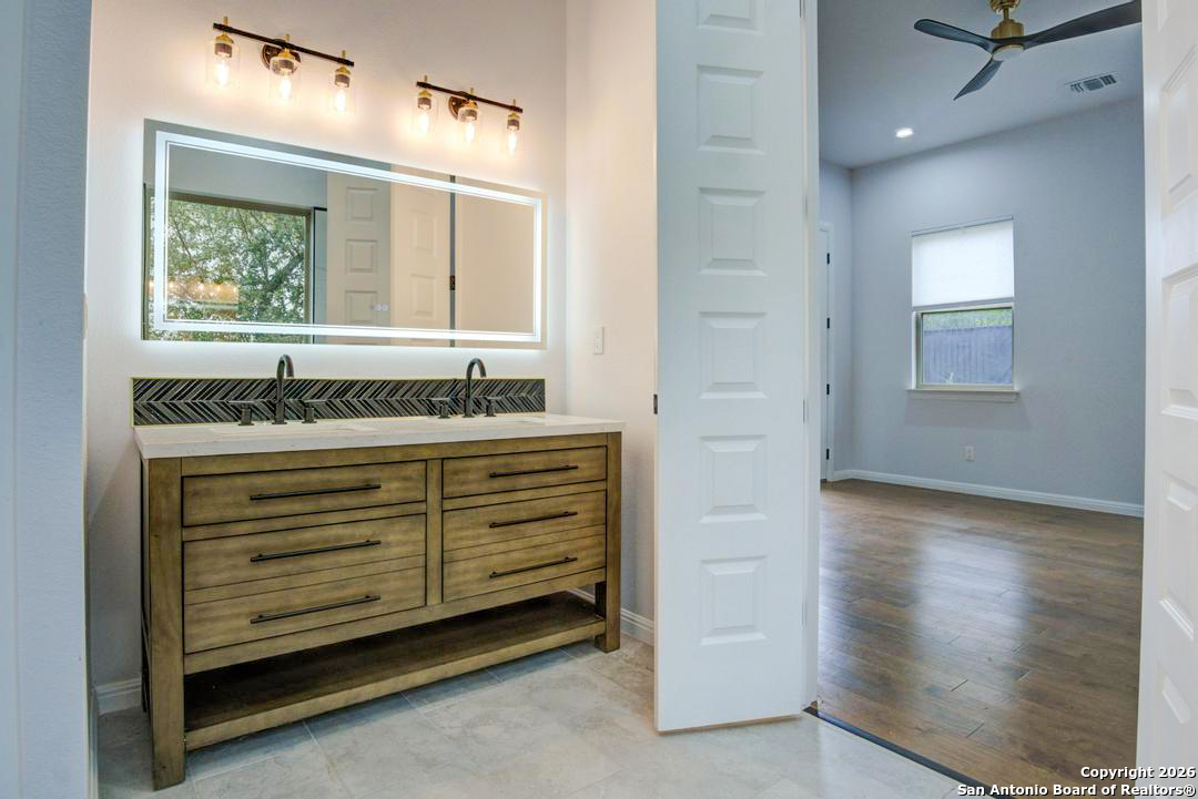 17 Liser Glen San Antonio TX 78257