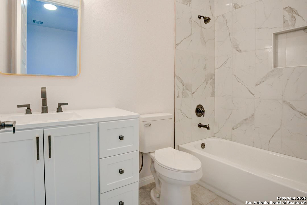 17 Liser Glen San Antonio TX 78257