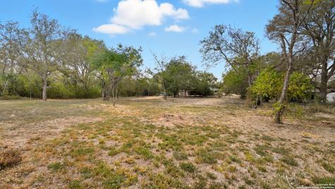 105 Tomahawk Seguin TX 78155
