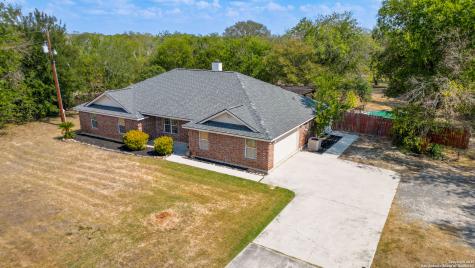 105 Tomahawk Seguin TX 78155