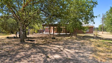 105 Tomahawk Seguin TX 78155