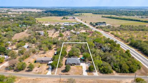105 Tomahawk Seguin TX 78155