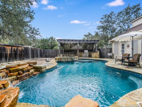 18902 Surreywood San Antonio TX 78258