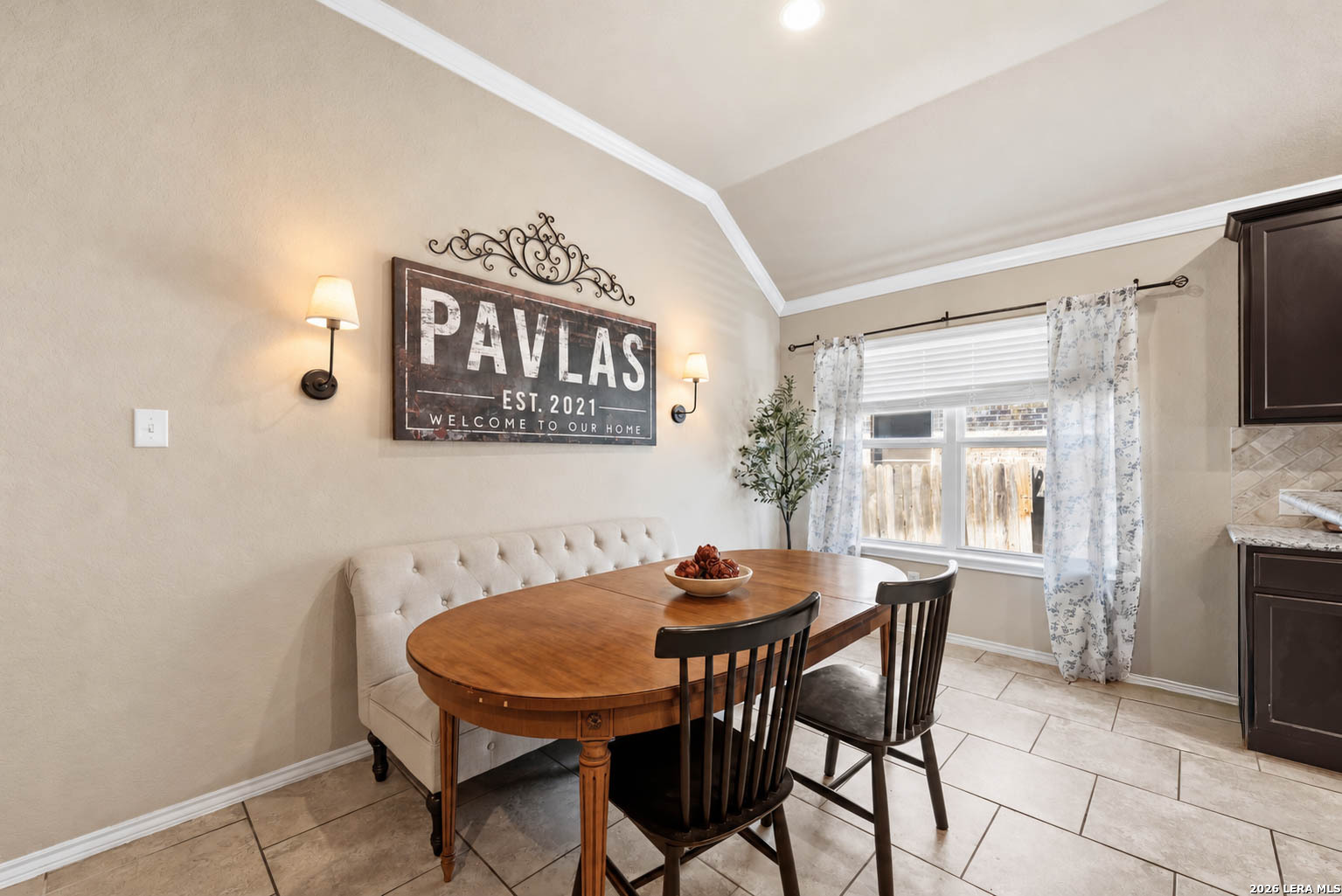 561 Saddle Back Trail Cibolo TX 78108