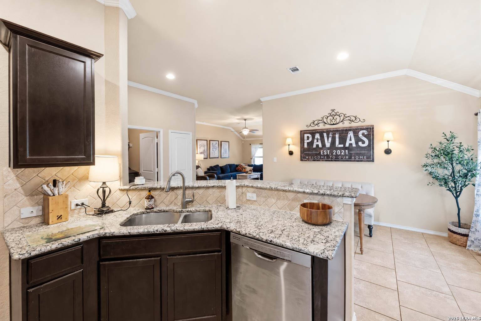 561 Saddle Back Trail Cibolo TX 78108