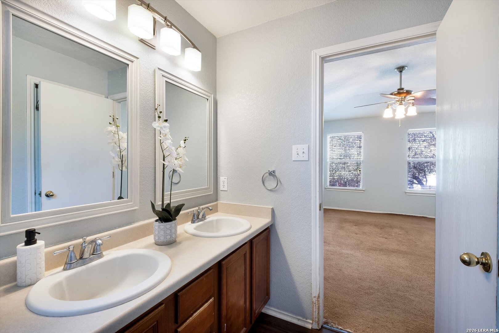 7910 Meadow Star San Antonio TX 78227