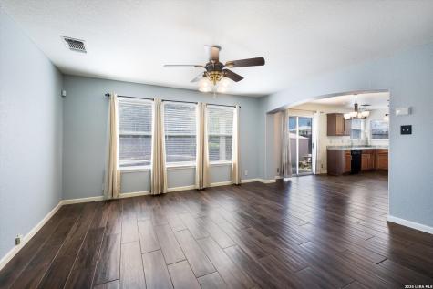 7910 Meadow Star San Antonio TX 78227