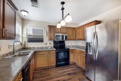 7910 Meadow Star San Antonio TX 78227
