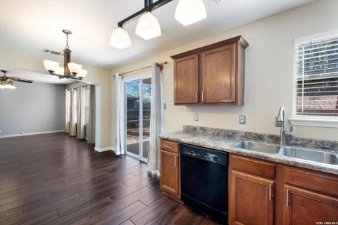 7910 Meadow Star San Antonio TX 78227
