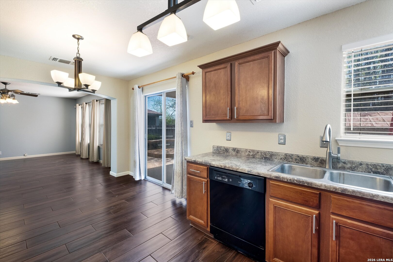 7910 Meadow Star San Antonio TX 78227