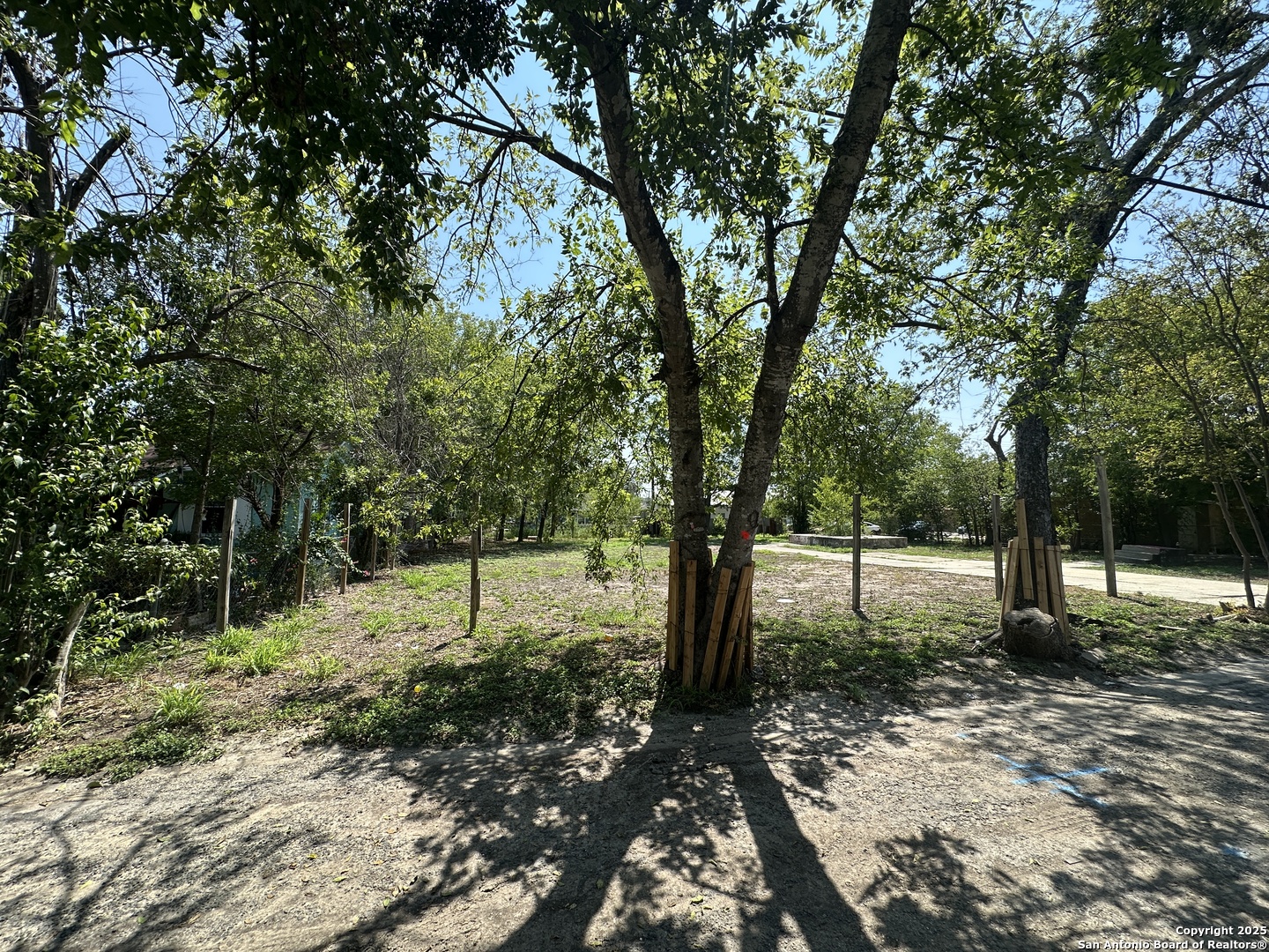1910 Lennon San Antonio TX 78223