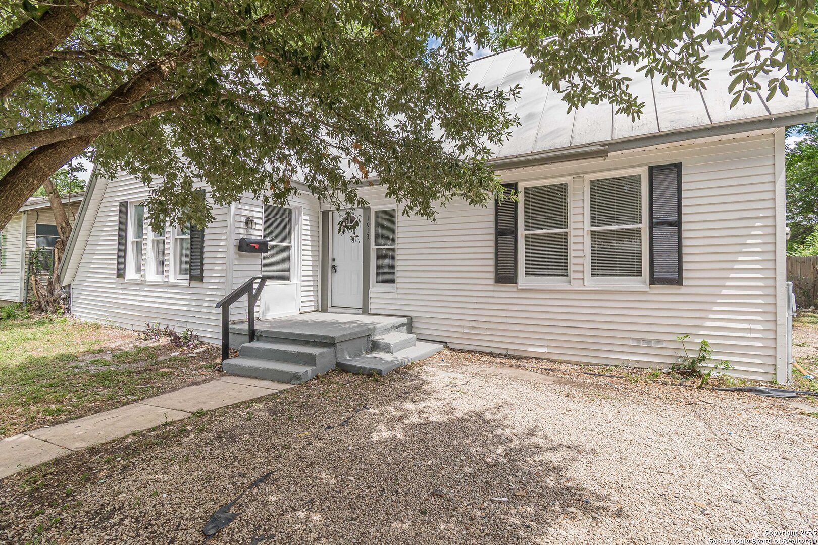 1913 Santa Anna San Antonio TX 78201