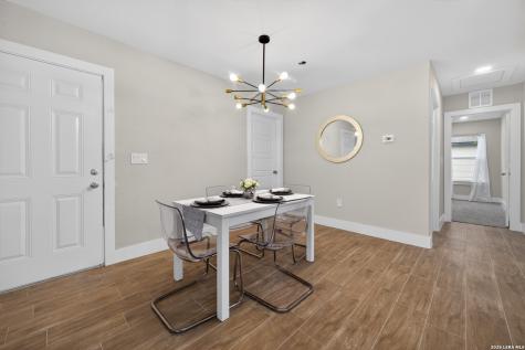 2737 W Craig Place San Antonio TX 78228