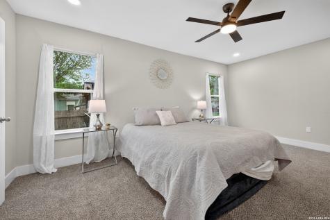 2737 W Craig Place San Antonio TX 78228