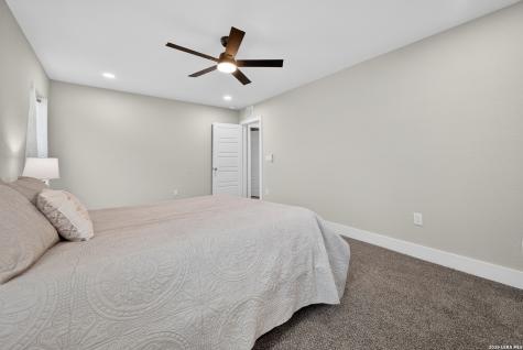 2737 W Craig Place San Antonio TX 78228