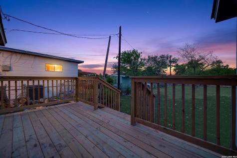 2737 W Craig Place San Antonio TX 78228