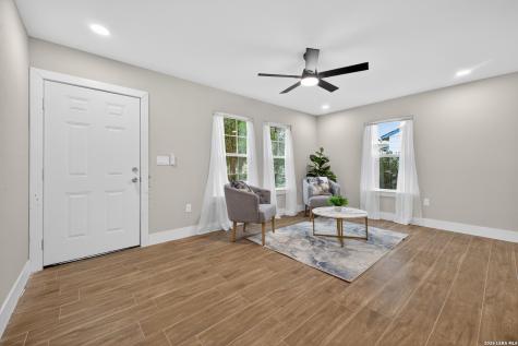 2737 W Craig Place San Antonio TX 78228