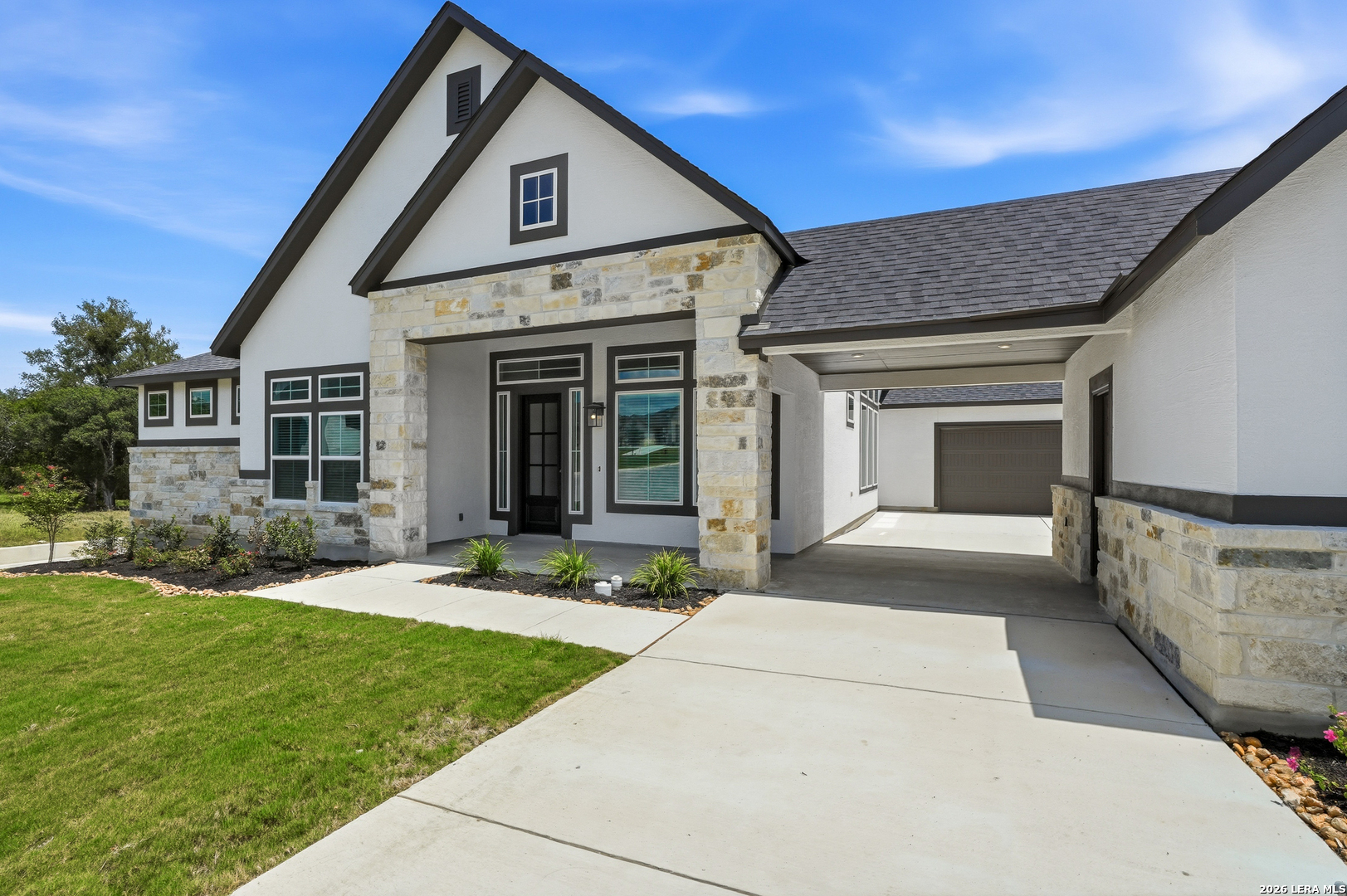 113 Raven Road Castroville TX 78009